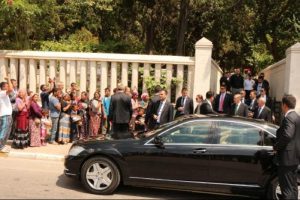 Başbakan Erdoğan'dan bayram &ouml;ncesinde mezarlık ziyareti