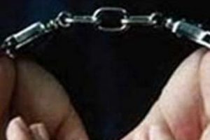 Askerden izne geldi hırsızlık yaparken yakalandı