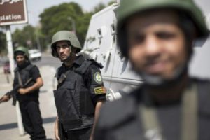 Mursi'nin yardımcılarına tutuklama