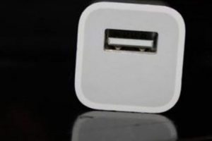 Apple &ccedil;akma şarj cihazlarını takas ediyor