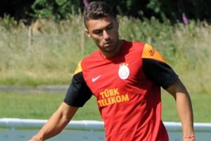 Burak Yılmaz takımdan ayrı &ccedil;alıştı