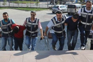 Kar maskeli hırsızı bakın ne ele verdi...