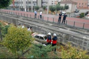Otomobil su kanalına d&uuml;şt&uuml;: 1 &ouml;l&uuml;