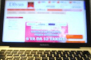 Sahura kalkıp alışveriş yaptılar