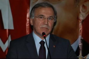 "Giyen milletvekillerini ihra&ccedil; etsin"