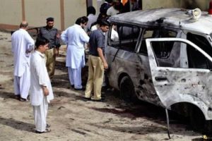 Pakistan'da cami saldırısı: 10 &ouml;l&uuml;
