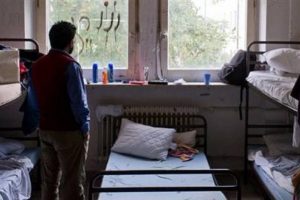 Sığınmacılara havuz yasağı