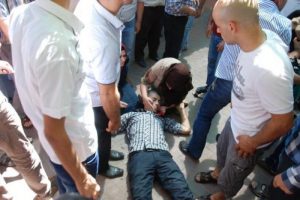 Bayram g&uuml;n&uuml; silahlı kavga: 1 &ouml;l&uuml;