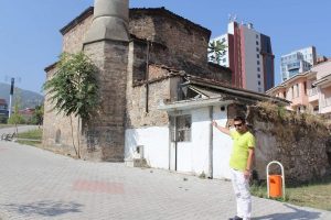 Camiler 'b&uuml;rokrasi hazretlerini' bekliyor