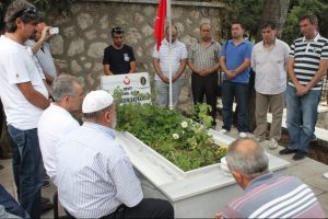 Bursalılar Abd&uuml;lkerim Bayraktar'ı unutmadı