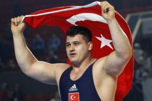 Rıza Kayaalp'e "ırk&ccedil;ı mesaj" cezası
