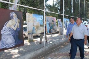 Resim &ouml;ğretmenlerinden sokak sergisi