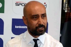 Karab&uuml;kspor santrafor peşinde