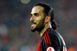Fenerbah&ccedil;e'de g&uuml;ndem Erkan Zengin