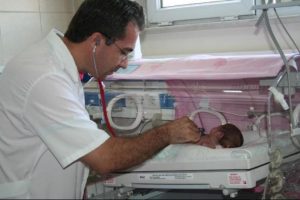 Minik H&uuml;seyin yaşama tutundu