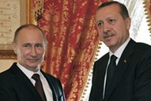Putin ve Erdoğan muhalifleri hapse g&ouml;nderdi