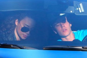 Justin Bieber'ın yeni sevgilisi ile yakalandı