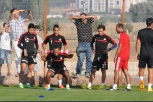 Carlos, Kayseri ma&ccedil;ında trib&uuml;nde olabilir
