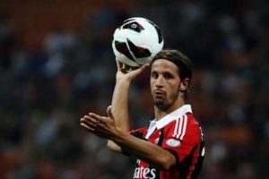 Luca Antonini Beşiktaş'a &ccedil;ok yakın!