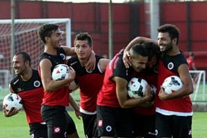 Gen&ccedil;birliği'nde Petrovic ve Stancu sevinci