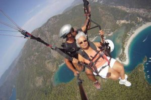 İkinci baharlarında ''aşk''a u&ccedil;tular