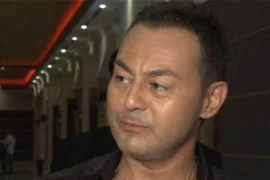 Serdar Orta&ccedil; b&uuml;t&uuml;n vaktini chloe ile ge&ccedil;iriyor...