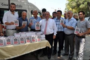 Haberal'ın kitabı &uuml;cretsiz dağıtılıyor