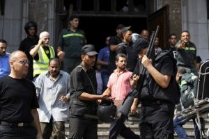 El-Feth Camisine gaz bombalı m&uuml;dahale