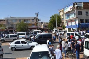 Arazi savaşında kan g&ouml;vdeyi g&ouml;t&uuml;rd&uuml;
