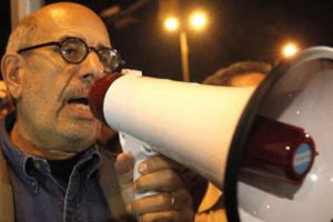 Nobelli darbeci Mısır'ı terk etti