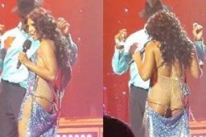 Toni Braxton'un sahnede eteği d&uuml;şt&uuml;