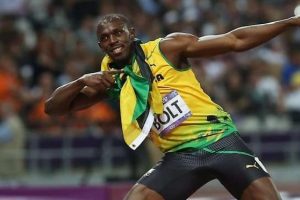 Bolt şampiyona tarihine ge&ccedil;ti!