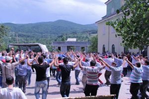 Artvinliler k&ouml;y g&uuml;n&uuml;nde doyasıya eğlendi