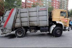 Minik R&uuml;zgar'ı &ccedil;&ouml;p kamyonu ezdi