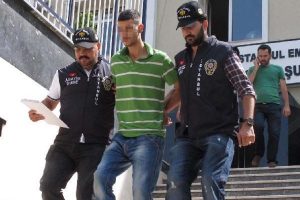 Facebook'ta k&ouml;t&uuml; yorum yapınca canından oldu