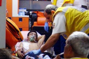Tartıştıkları &ccedil;ocuğu bı&ccedil;akladılar