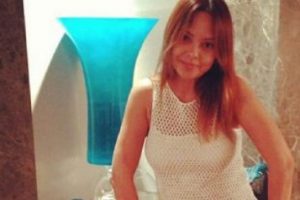 Ebru G&uuml;ndeş'ten hamilelik pozu