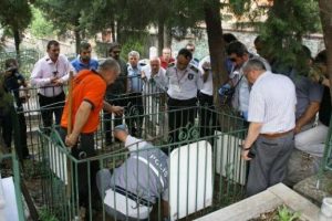 Bu ne vicdansızlık! 4 aylık cenini g&ouml;md&uuml;ler