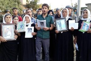Ailelerden tugay &ouml;n&uuml;nde basın a&ccedil;ıklaması