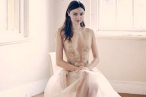 Miranda Kerr Alex Perry i&ccedil;in poz verdi