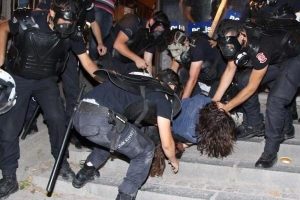G&uuml;nay'dan polis m&uuml;dahalesine Mısır benzetmesi