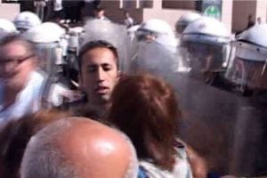 KESK'li gruba polis m&uuml;dahalesi