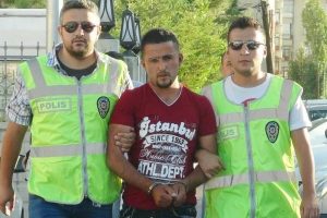 Asker ka&ccedil;ağı su&ccedil; makinesi yakalandı