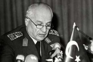 'Kenan Evren' gitti yerine 'Demokrasi' geldi