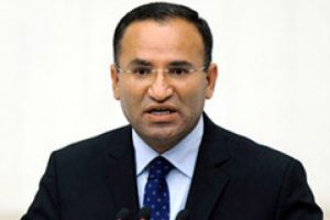Bozdağ'a yumruklu saldırıda 5 polis a&ccedil;ığa alındı
