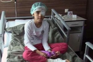 Ter&ouml;r saldırısında yaralanan k&uuml;&ccedil;&uuml;k kız ameliyat oldu