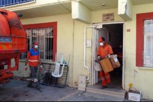 Bu evden tam 10 kamyon &ccedil;&ouml;p &ccedil;ıktı