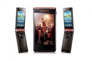 D&uuml;nyanın ilk Android'li kapaklı telefonu