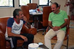 &Uuml;nl&uuml; yıldız Erkan Petekkaya Başkan Saatcı'yı ziyaret etti