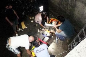 Denize d&uuml;şen kadın korkuttu